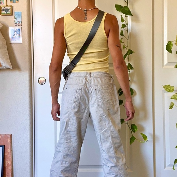 Vintage Y2K Khaki Capri Pants - Picture 7 of 7